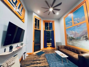 Smart TV - The Ruby Peak Condo is part of the historic Litch Hotel (Enterprise)