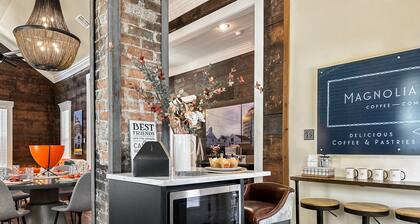 Magnolia Oasis Just 295 steps to Magnolia Market & Silos and 3 minutes to Baylor University!