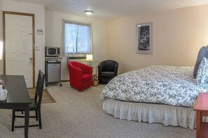 1 chambre, bureau, fer et planche à repasser, Wi-Fi