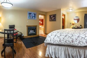 1 dormitorio, escritorio, tabla de planchar con plancha y wifi