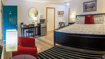 1 bedroom, desk, iron/ironing board, WiFi