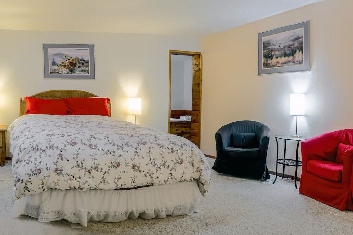 1 bedroom, desk, iron/ironing board, WiFi