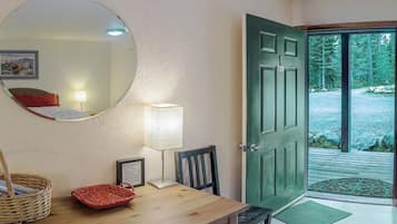 1 bedroom, desk, iron/ironing board, WiFi