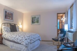 Unclassified image, 2 of 6, button - Lodge Room 4 with Jacuzzi Tub at Green Springs Inn (Ashland)