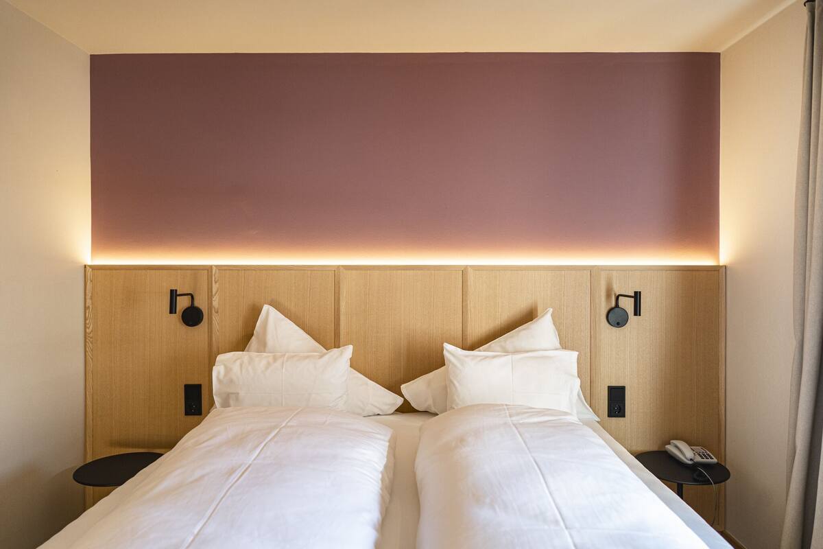 Classic Room, 1 Bedroom, Non Smoking, Mountain View