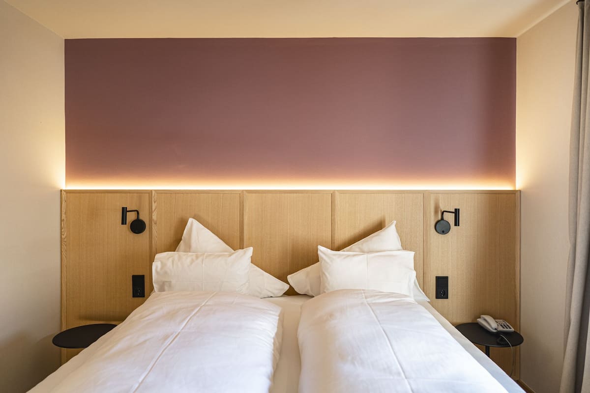 Camera Classic, 1 camera da letto, non fumatori, vista montagna | 2 camere, una scrivania, insonorizzazione, Wi-Fi gratuito