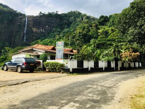 Exterior - Diyaluma Falls INN (Koslanda)