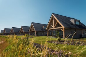 Villa, 3 Bedrooms | Individually decorated, individually furnished, free WiFi, bed sheets - EuroParcs Cadzand (Cadzand-Bad)