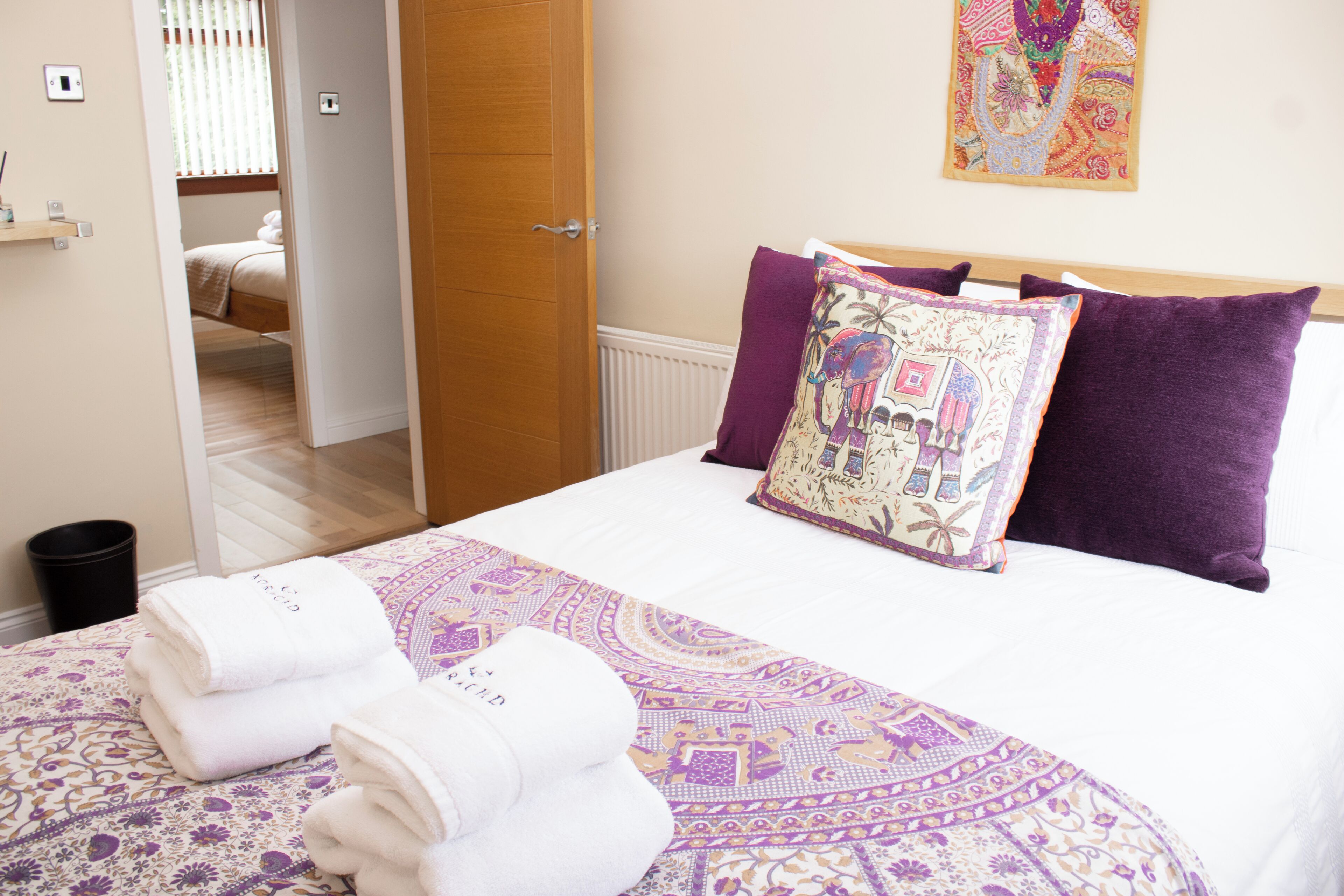 3 bedrooms, iron/ironing board, WiFi, bed sheets