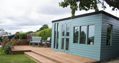 Spacious Family Cottage Close to the Beach and Just a Short Drive From Edinburgh