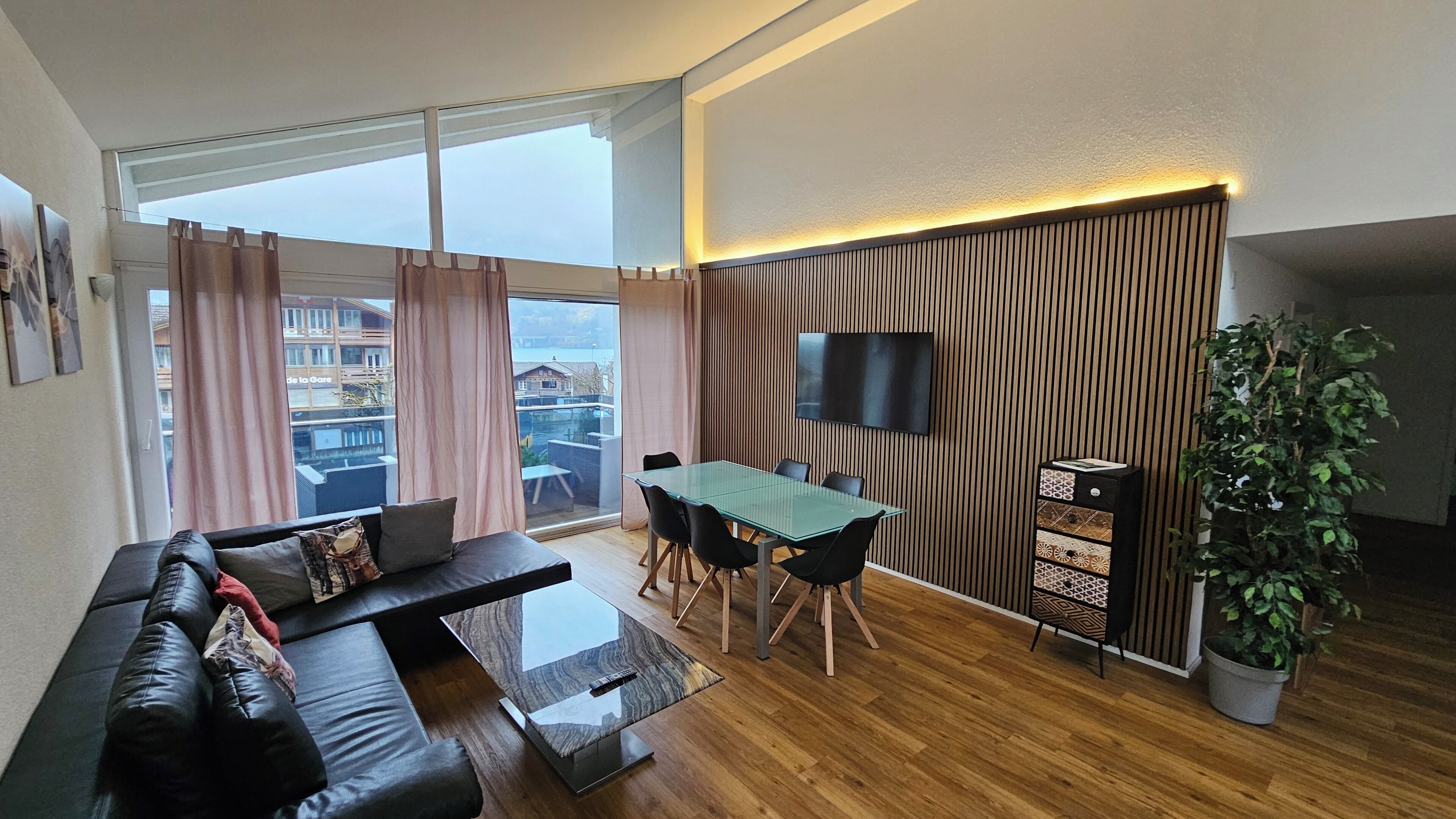 Luxury Apartment Suite - Brienz