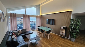 Smart TV - Luxury Apartment SUITE (Brienz)