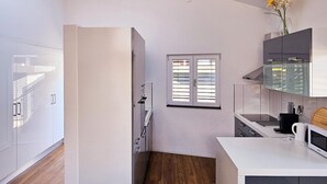 茶具/咖啡用具、冰箱、微波炉、烤箱