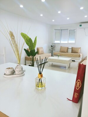 Interior - Appartement Familial Bord de mer à 15min des Parc de Jeux (Bordj El Kiffan)