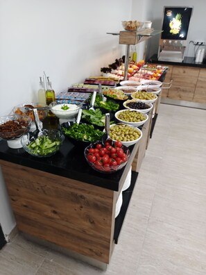 Breakfast buffet - C Suites Antalia Airport (Antalya)
