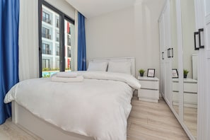 1 Schlafzimmer, Schreibtisch, laptopgeeigneter Arbeitsplatz