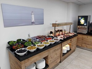 Breakfast buffet - C Suites Antalia Airport (Antalya)