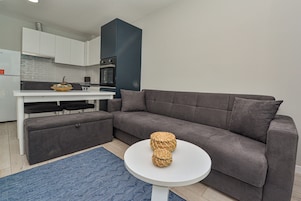 1 bedroom, desk, laptop workspace, blackout drapes