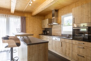 Kühlschrank, Ofen, Herdplatte, Geschirrspüler