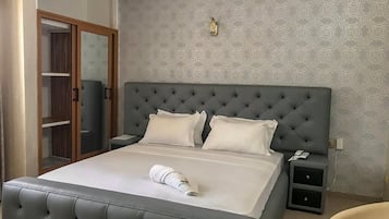 Luxury Room | Individually decorated, desk, laptop workspace, soundproofing