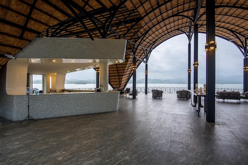 Leaf Lake Kan Resort