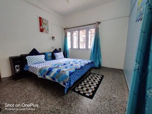 2 bedrooms, WiFi, bed sheets