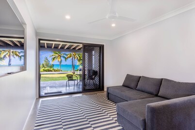 Lower level, Cute Apartment on Lammermoor Beach