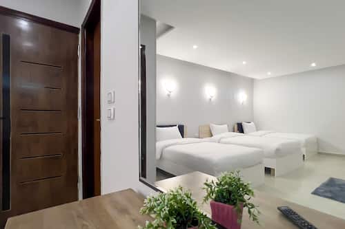 Habitación triple familiar, 3 habitaciones, vistas a la montaña | Sábanas de algodón egipcio y ropa de cama de alta calidad