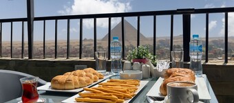 피라미드 타워 뷰 인