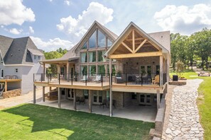 Exterior - T-bird Lakefront Luxury | New Home | Sleeps 16 (Cherokee Village)