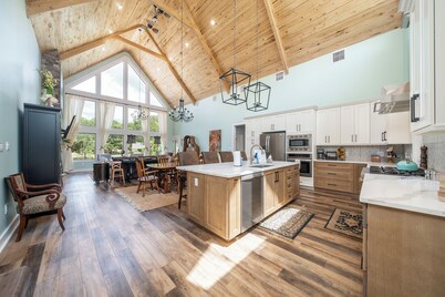 T-bird Lakefront Luxury | New Home | Sleeps 16