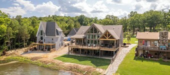 T-bird Lakefront Luxury | New Home | Sleeps 16