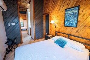 3 bedrooms, desk, WiFi