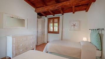 3 bedrooms, travel cot, free WiFi