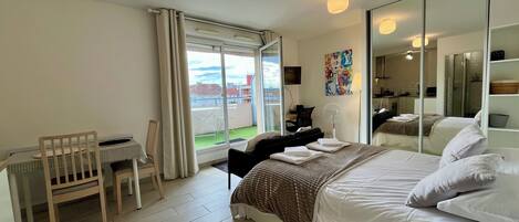 1 bedroom, iron/ironing board, WiFi, bed sheets