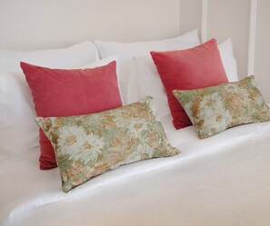 Comfort Room | Premium bedding, free minibar items, desk, free WiFi