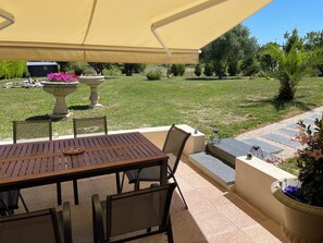 Outdoor dining - Appartement Proche Jonzac (Meux)