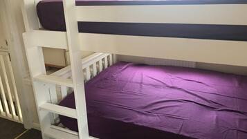 3 bedrooms, iron/ironing board, WiFi