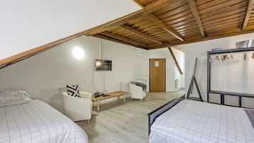 Family House, Multiple Bedrooms (Wellness Estate Hedonia Near) | 6 bedrooms, laptop workspace, iron/ironing board, free WiFi