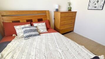 4 Schlafzimmer, Reisekinderbett, WLAN, Bettwäsche