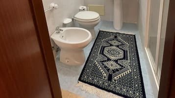 Free toiletries, hair dryer