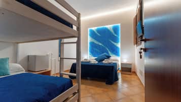Basic Quadruple Room (Azzurra) | Free WiFi