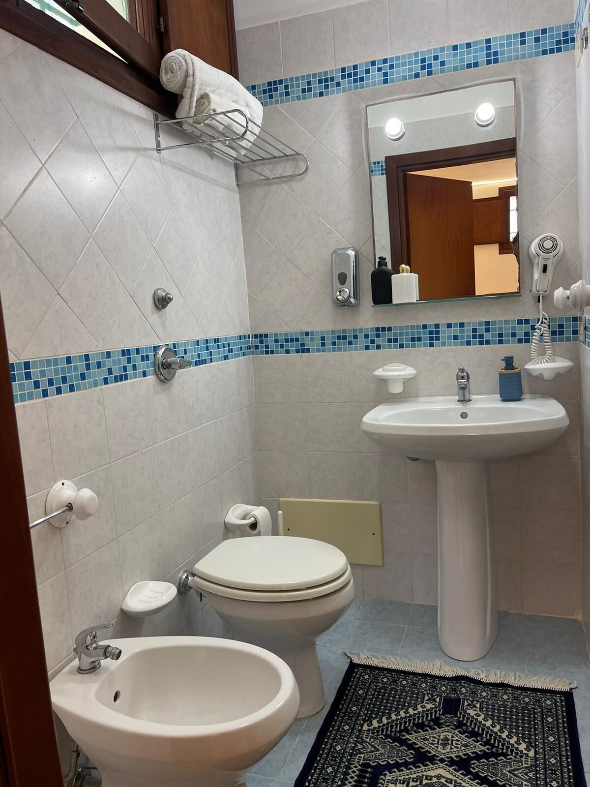 Free toiletries, hair dryer