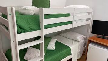Basic-Vierbettzimmer (Verde) | Kostenloses WLAN