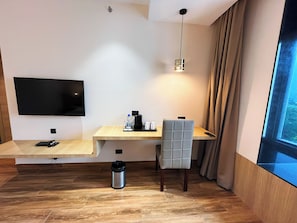 Phòng Premium | 1 phòng ngủ, bàn, phòng cách âm, truy cập Internet không dây miễn phí