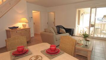 Televisi layar datar 40-cm dengan saluran TV digital