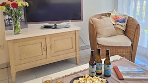 아파트, 침실 2개 (4/6 people) | 거실 공간 | 디지털 채널 시청이 가능한 40cm 평면 TV