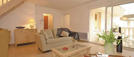 Télévision à écran plat de 40 cm avec chaßnes numériques