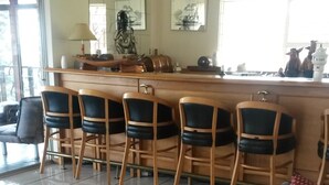 Basic Double Room Single Use, Multiple Bedrooms, Smoking, Garden Area | Living area - Charlie' s Cabin Guest house (Westonaria)