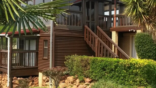 Basic Double Room Single Use, Multiple Bedrooms, Smoking, Garden Area - Charlie' s Cabin Guest house (Westonaria)